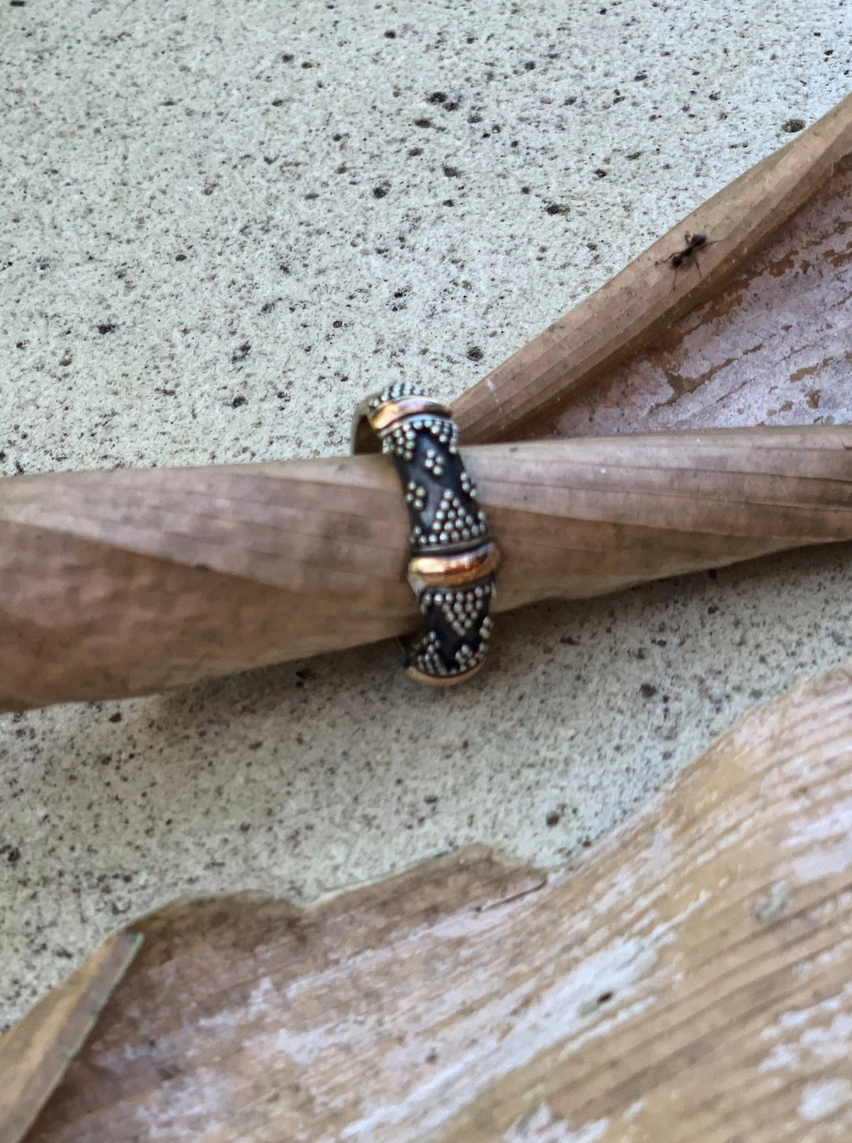 Chintamani Tribal Ring of Sterling Silver 925 & 20K Gold / Mixed Metal Textured Ring / HUAYRURO - ChintamaniAlchemi