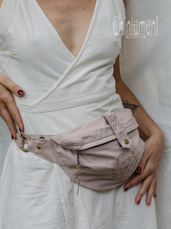 Banana Waist Bag / Beige