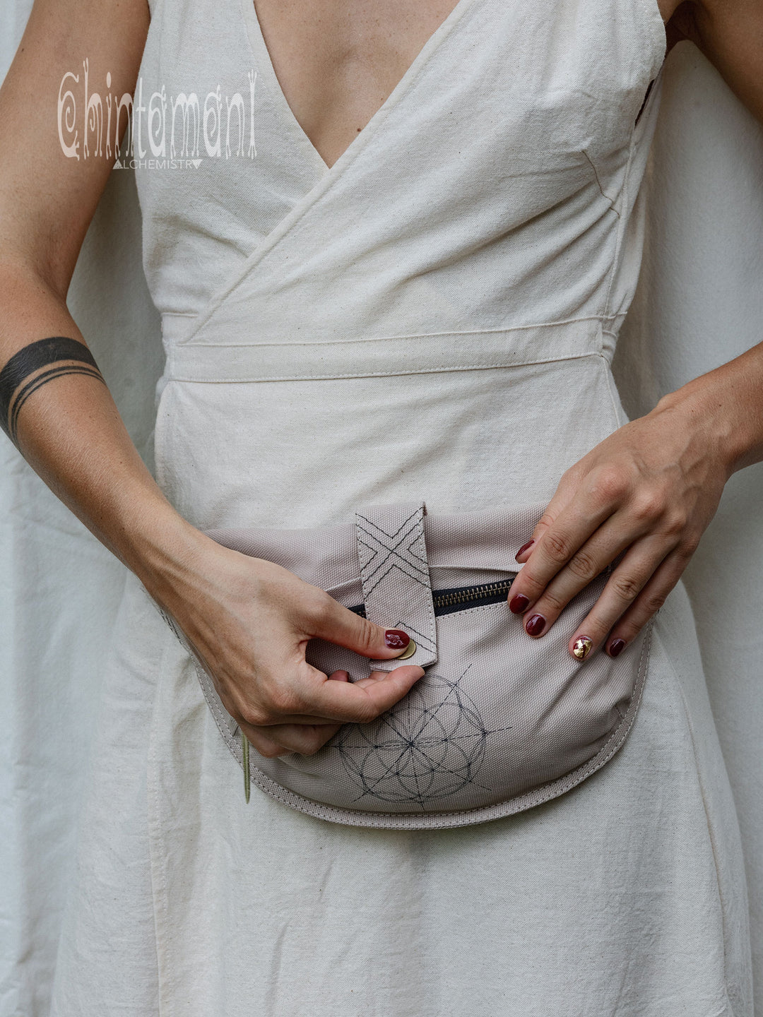 Banana Waist Bag / Light Gray