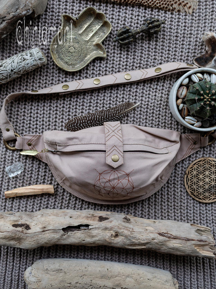 Banana Waist Bag / Beige