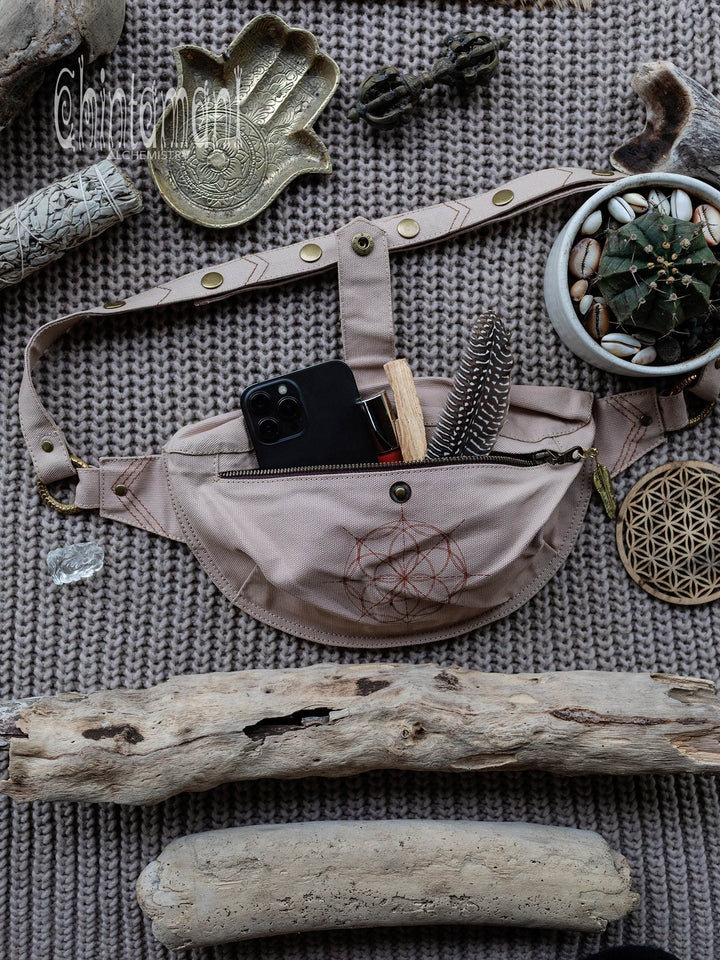 Banana Waist Bag / Beige