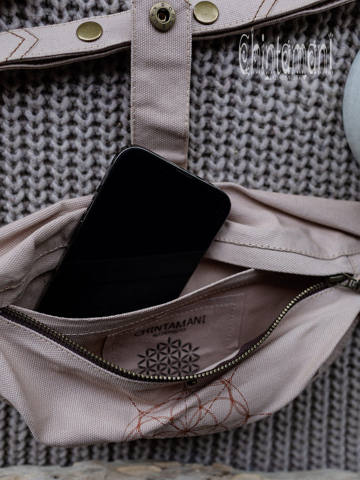 Banana Waist Bag / Beige