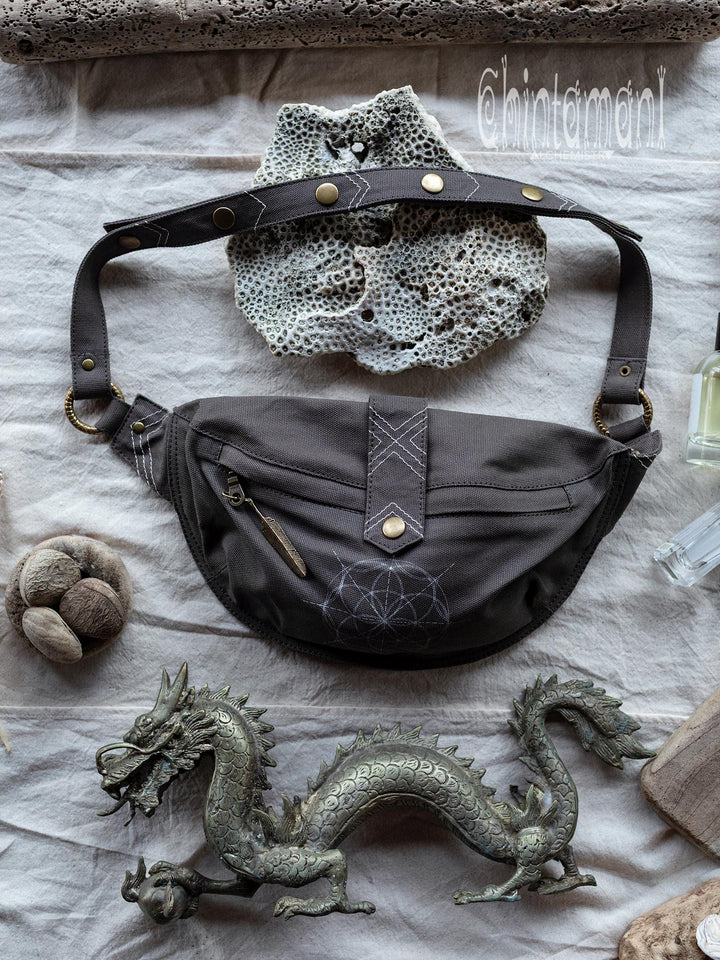 Banana Waist Bag / Dark Gray
