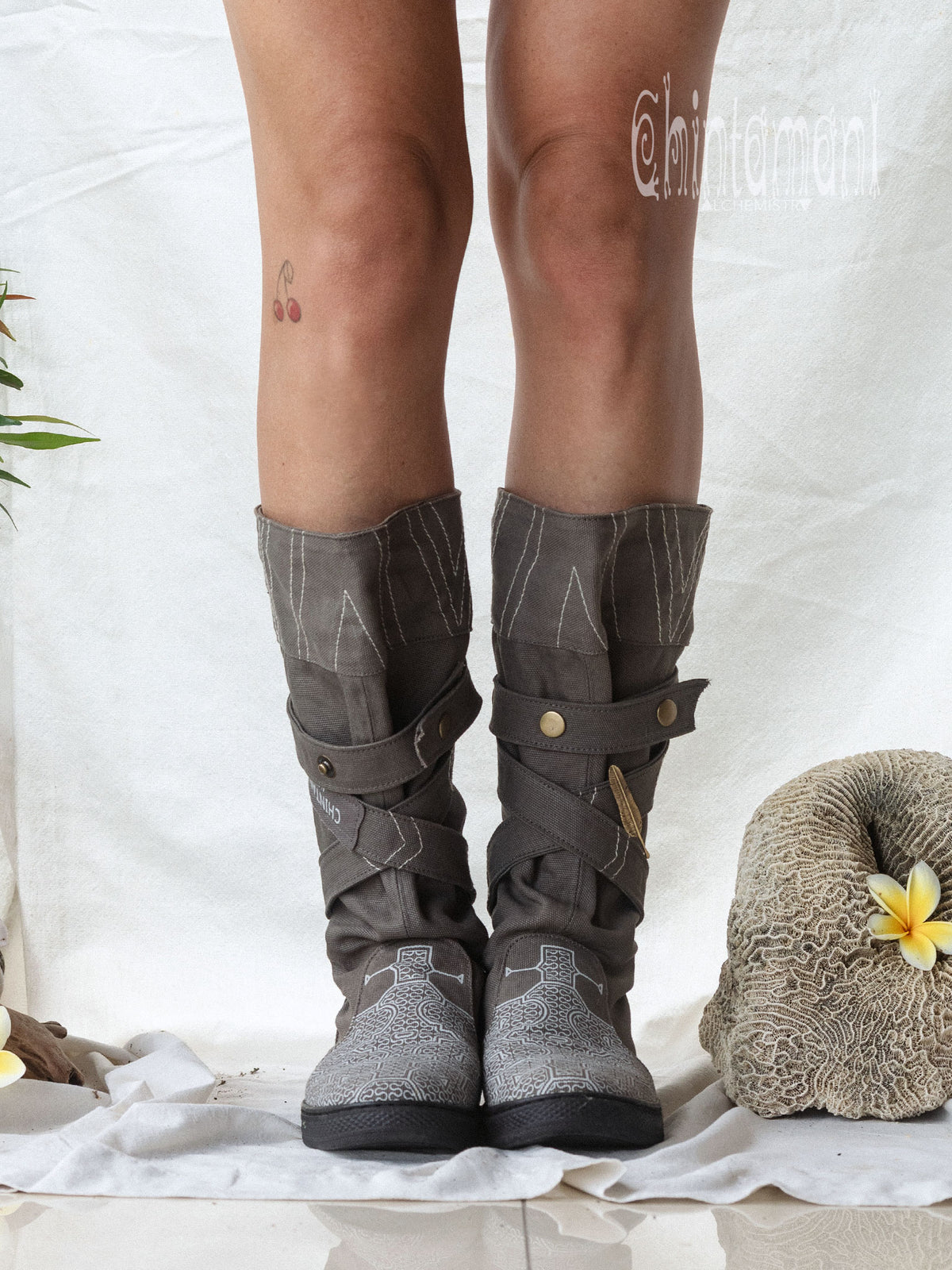 High Tribal Boots / Grey