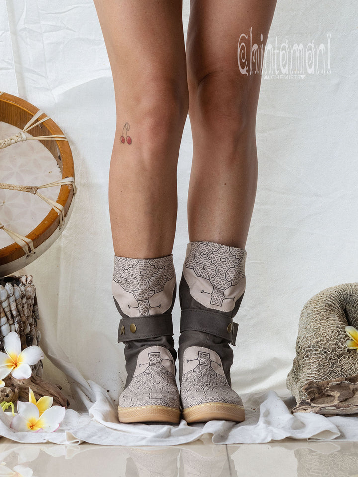 Medium Tribal Boots / Grey