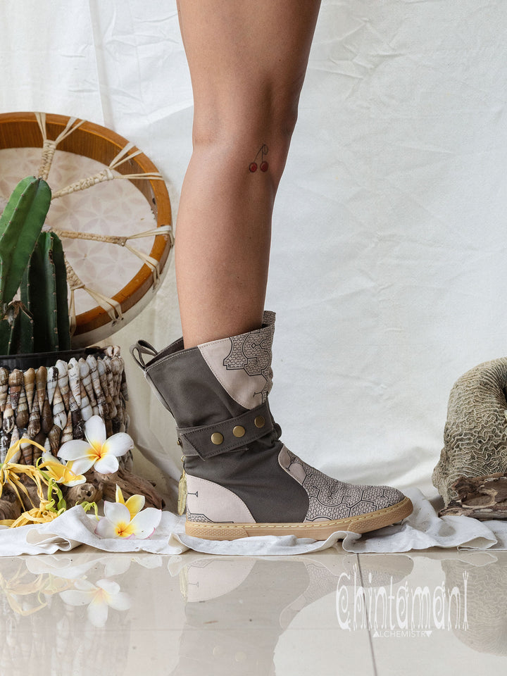 Medium Tribal Boots / Grey