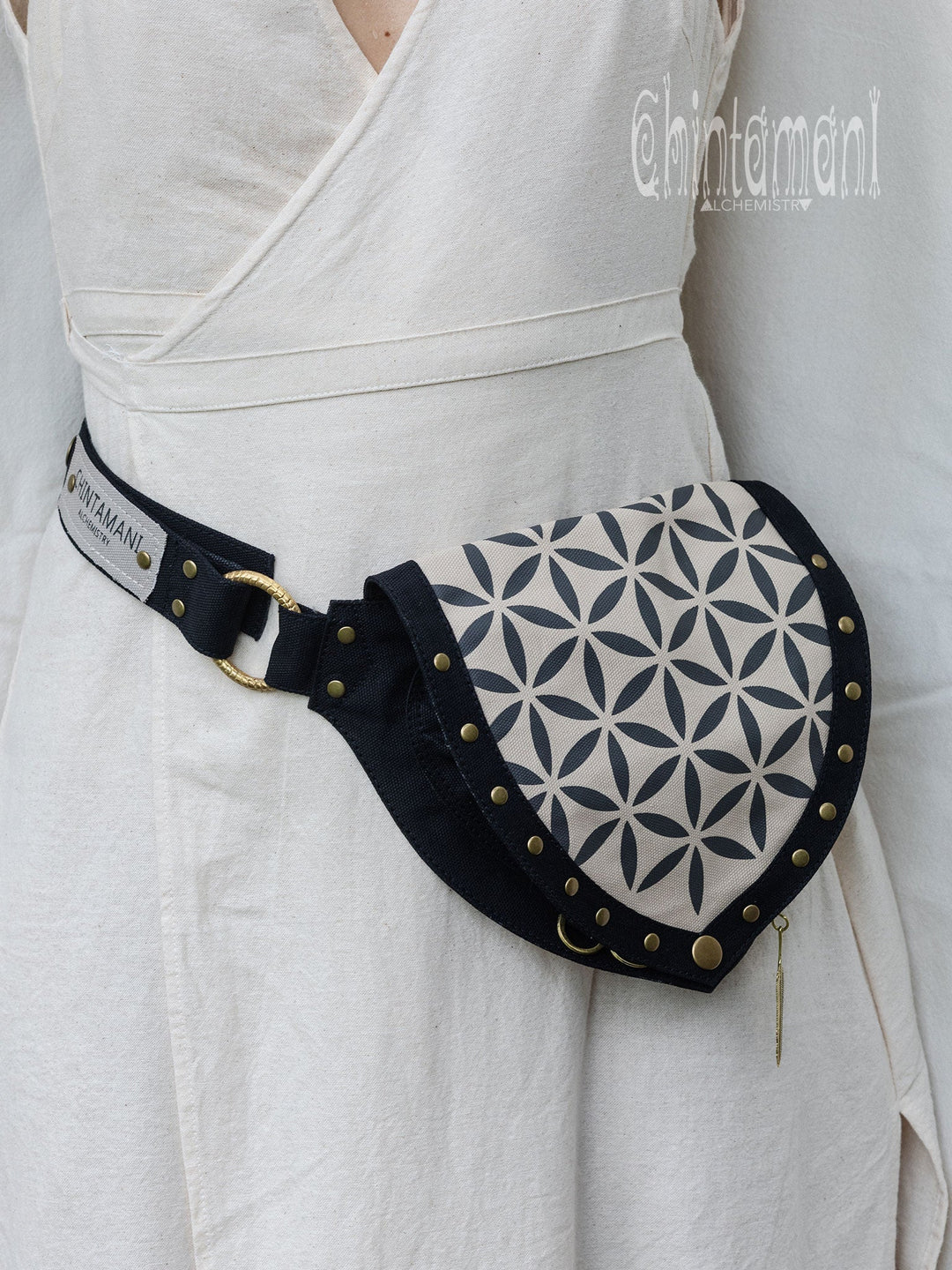 Flower Waist Bag / Black - ChintamaniAlchemi
