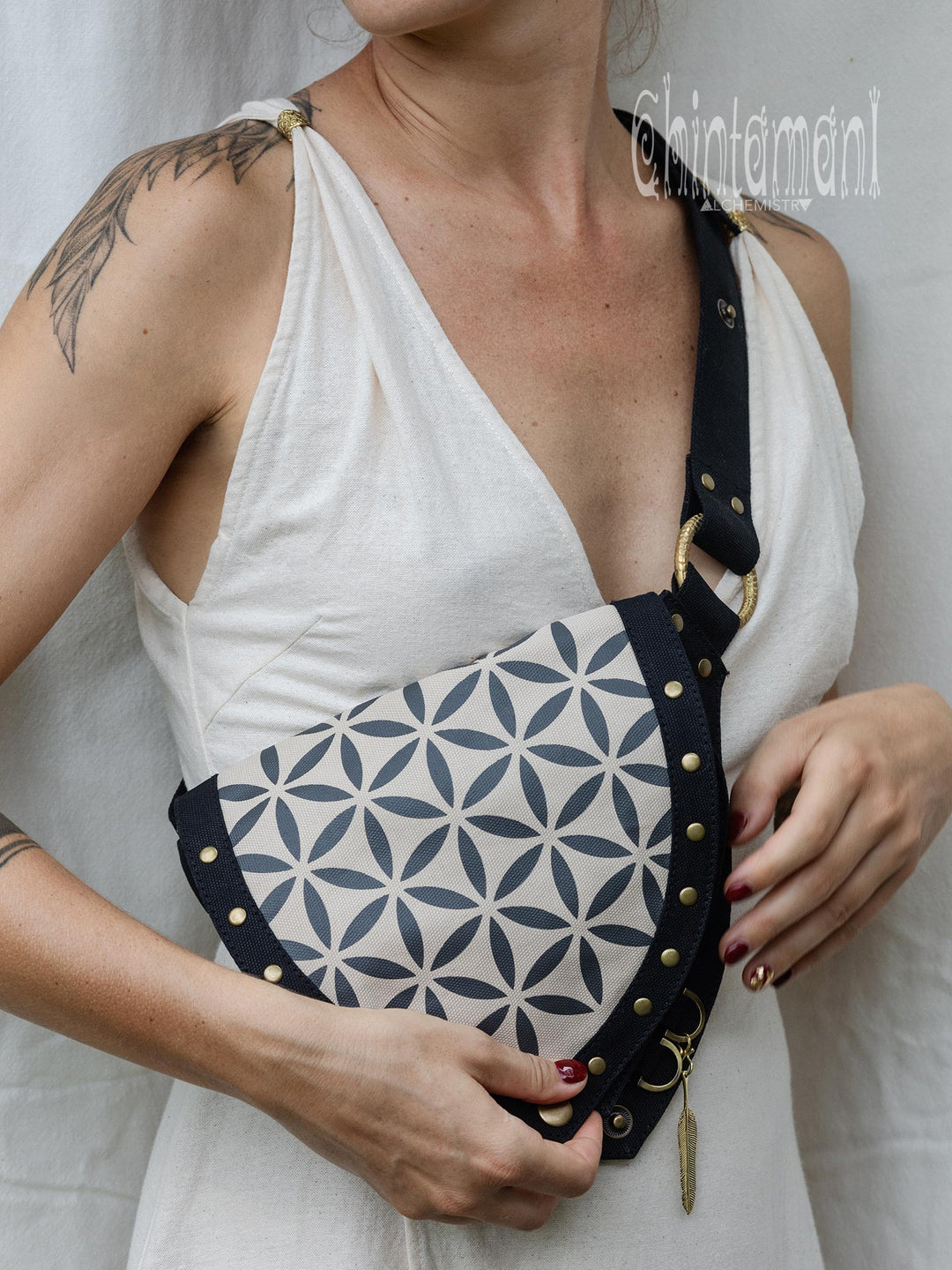 Flower Waist Bag / Black - ChintamaniAlchemi