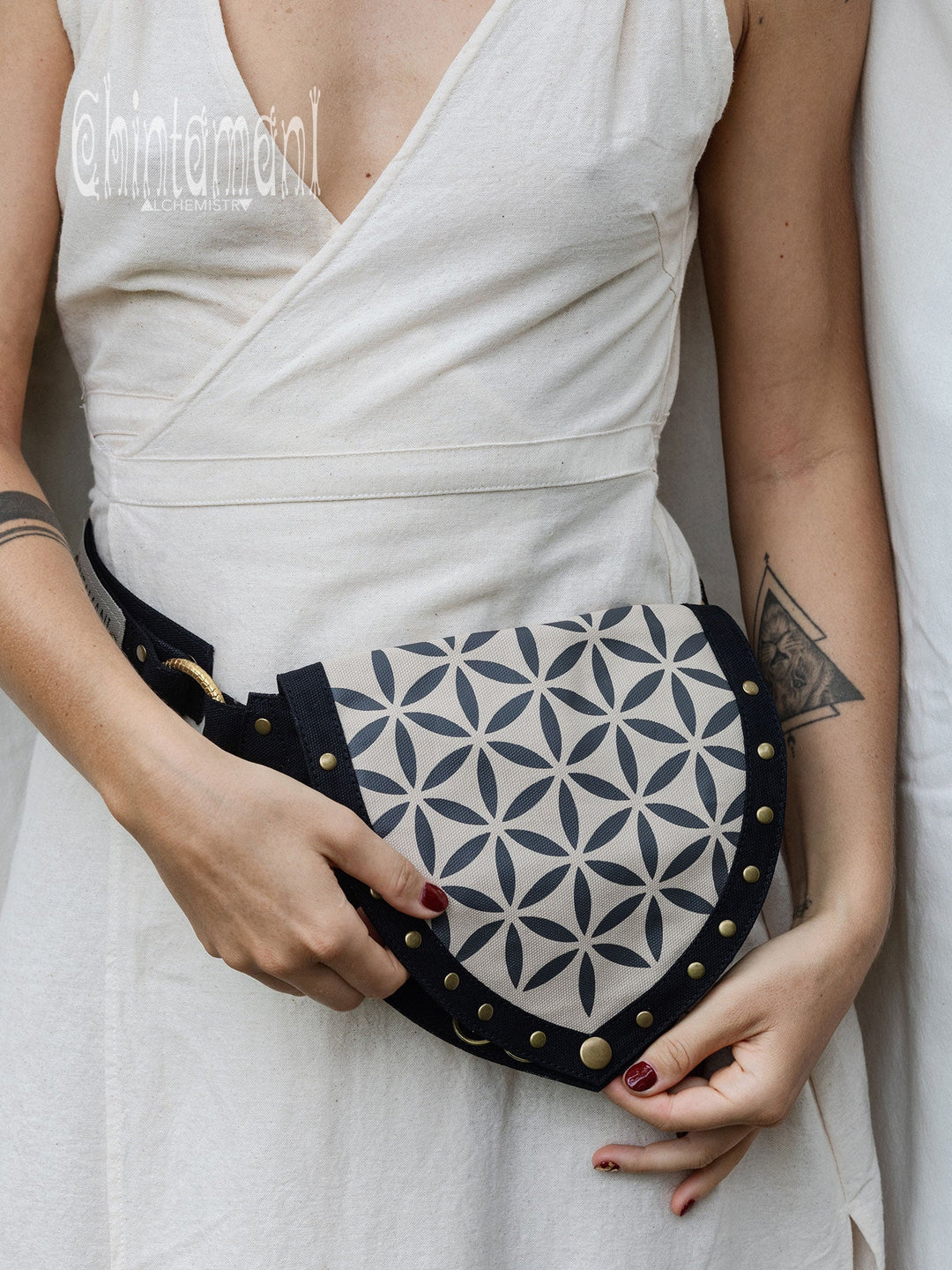 Flower Waist Bag / Black - ChintamaniAlchemi