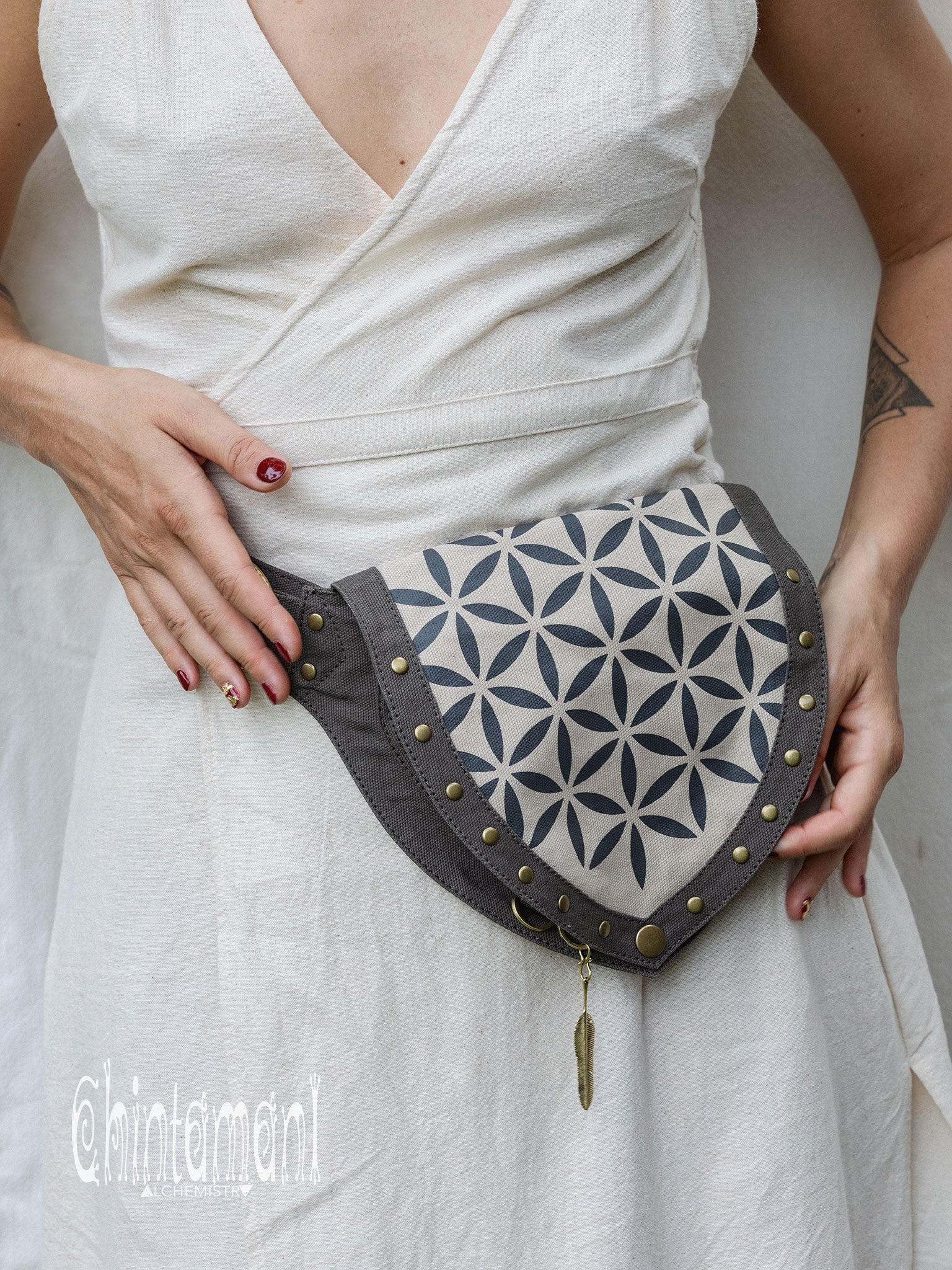 Flower Waist Bag / Grey - ChintamaniAlchemi