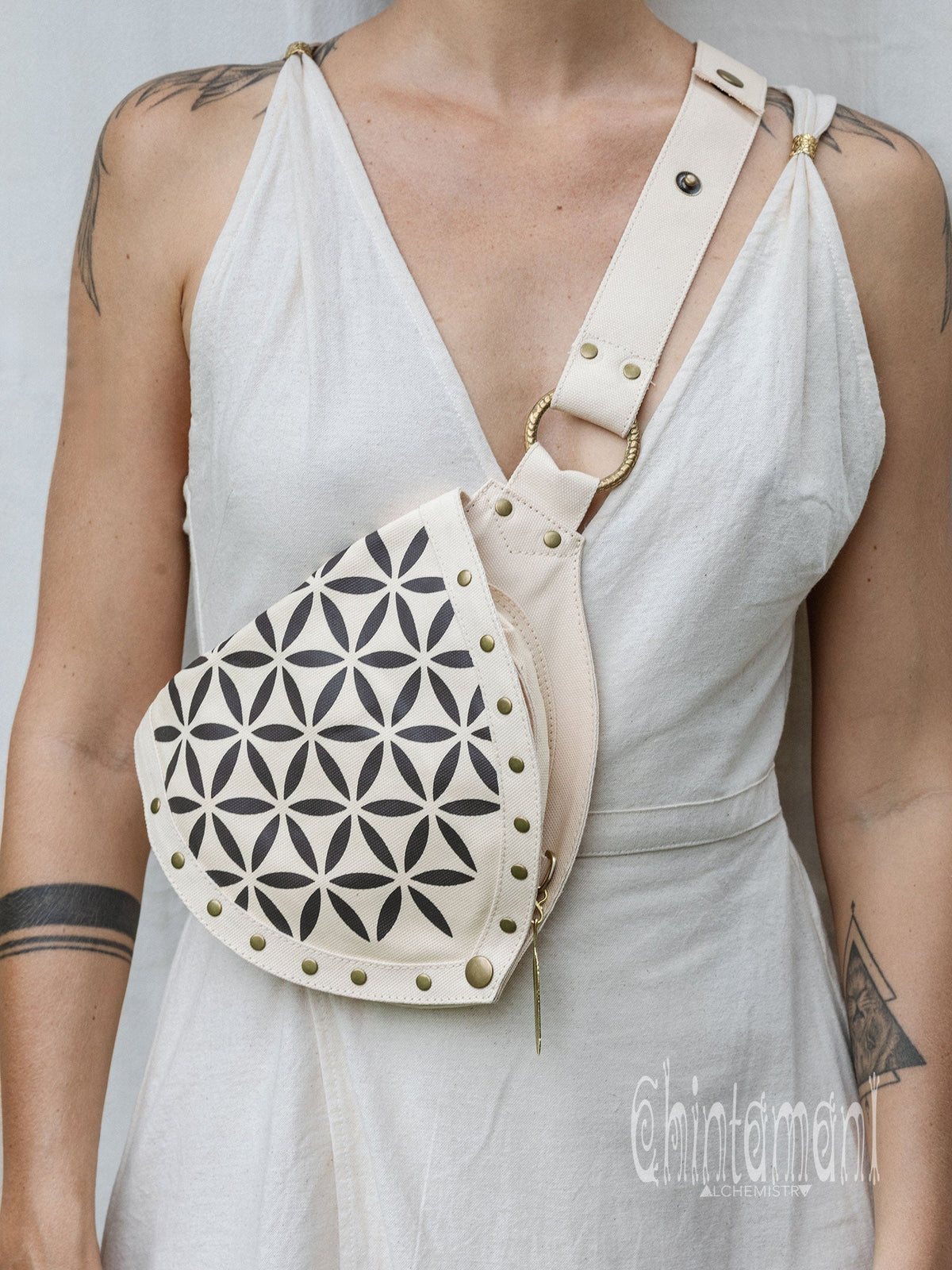 Flower Waist Bag / Off White - ChintamaniAlchemi