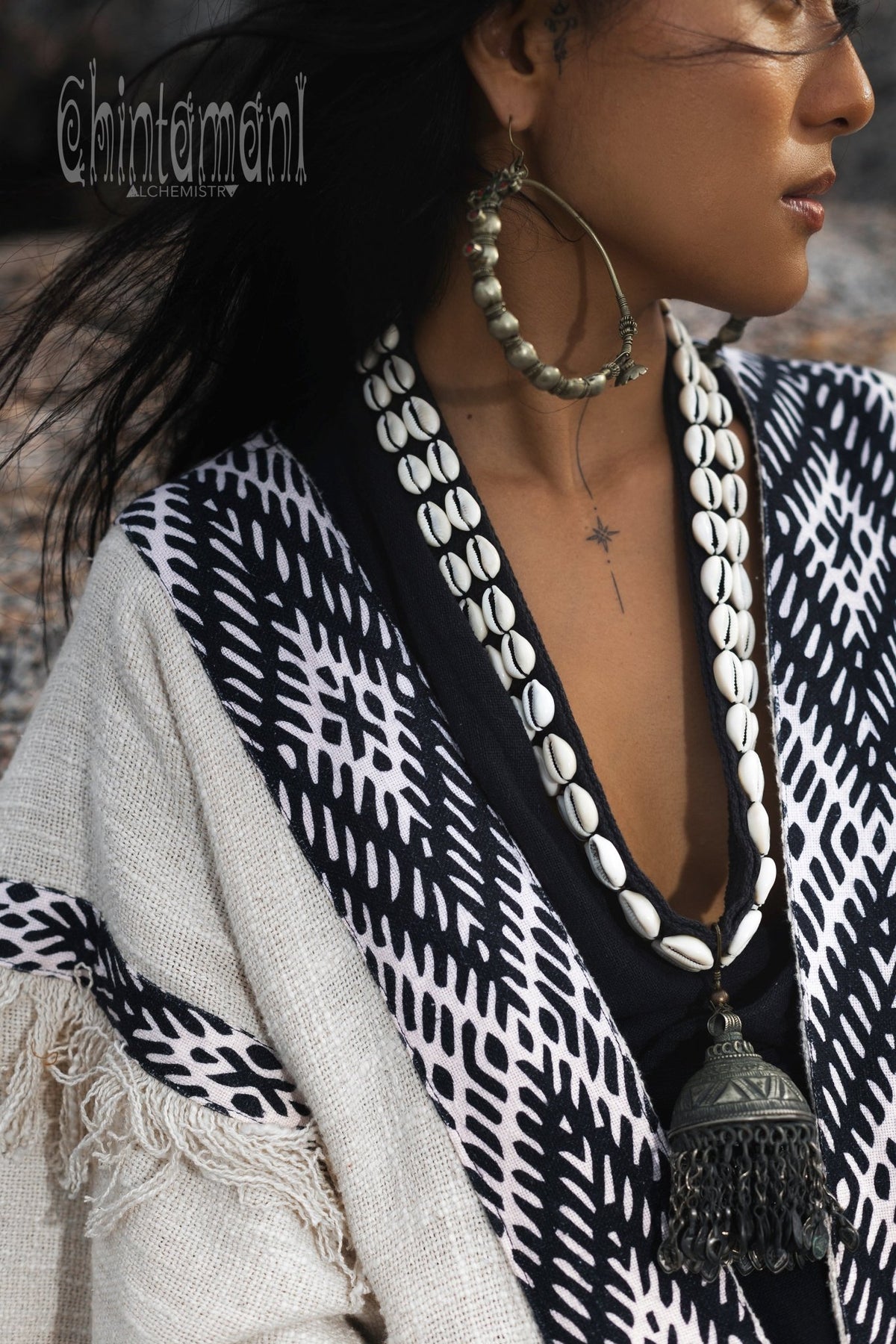 Poncho with tassels and hemp inserts / Off White - ChintamaniAlchemi