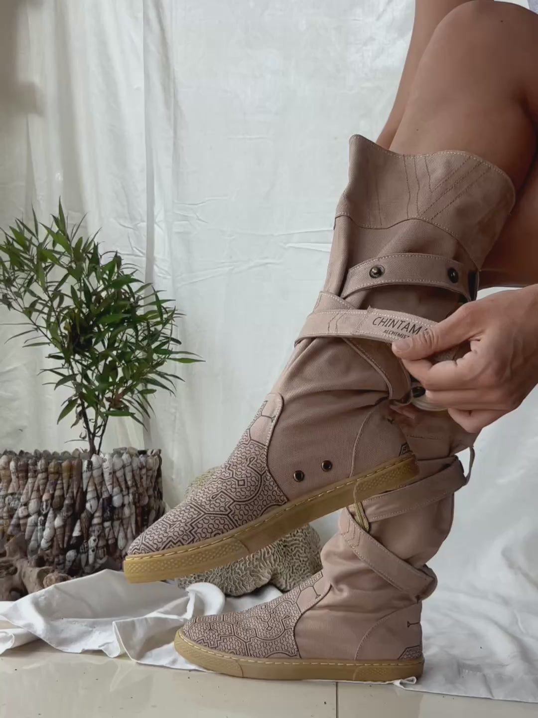 High Tribal Boots / Beige
