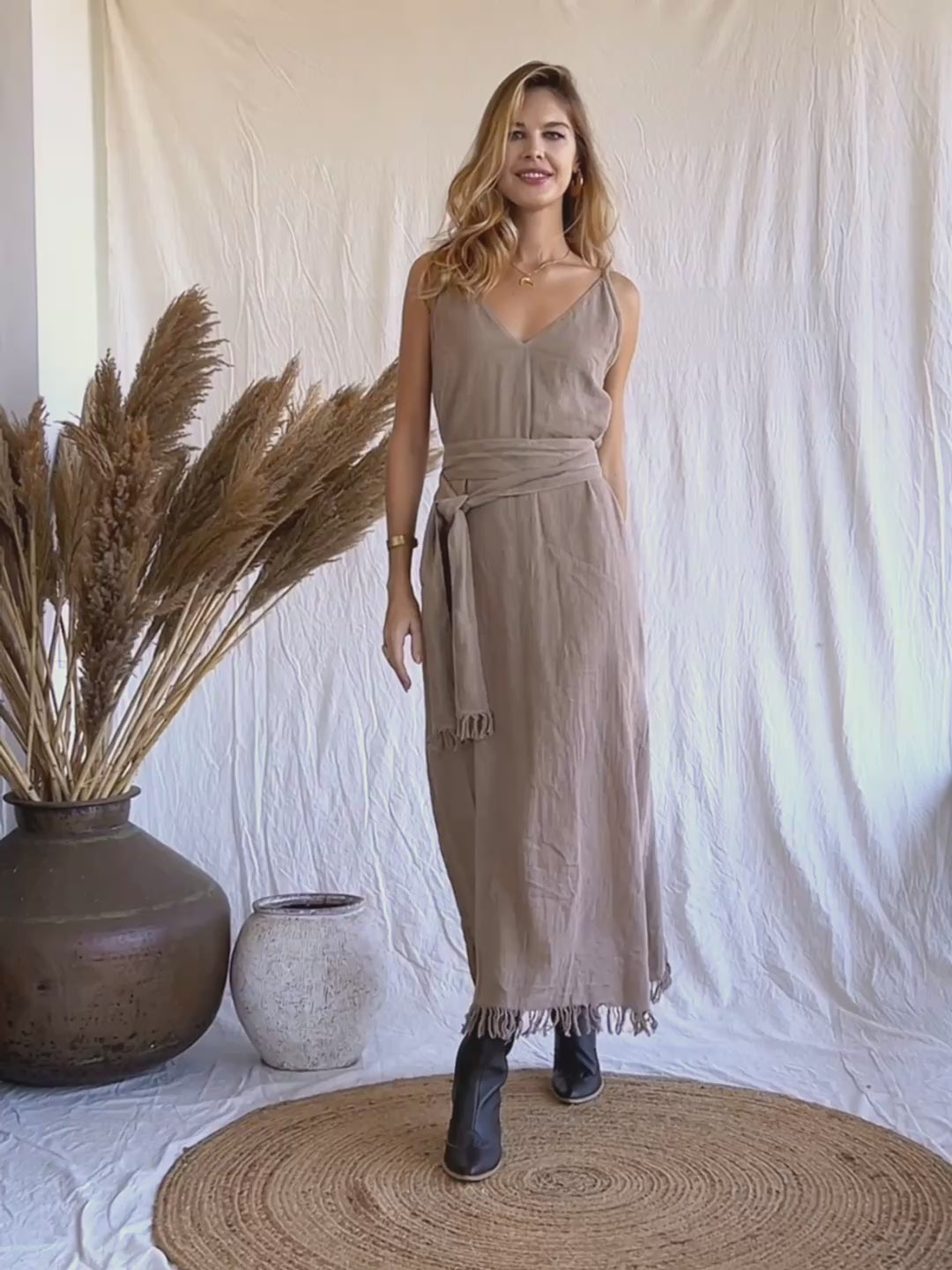 V-neck Maxi Dress / Coffee