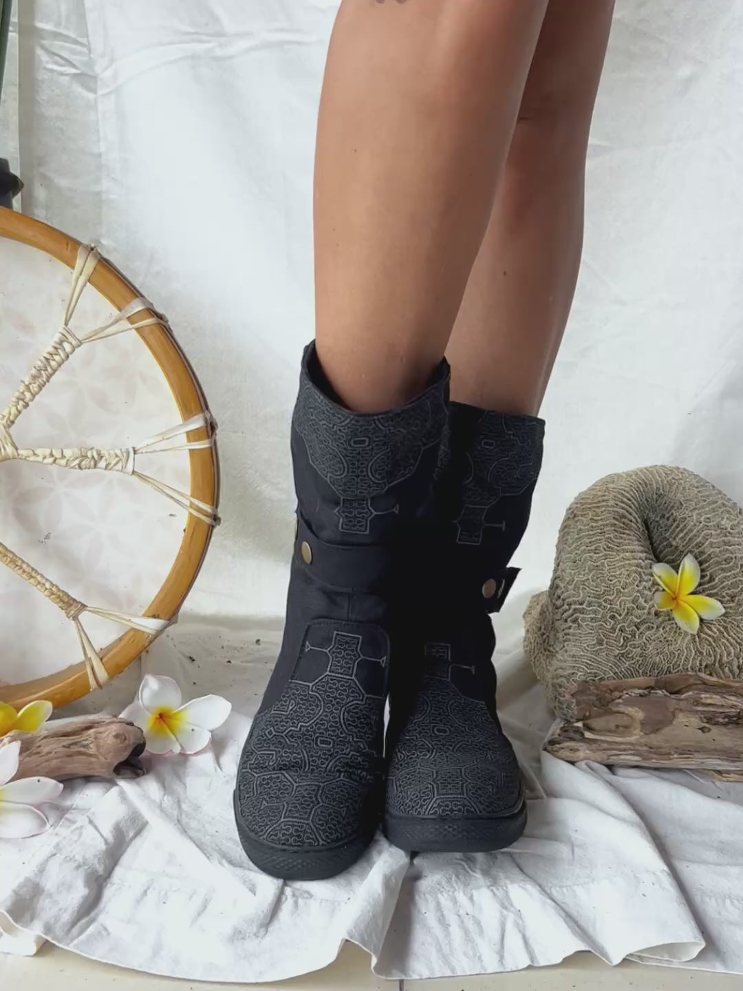 Medium Tribal Boots / Black