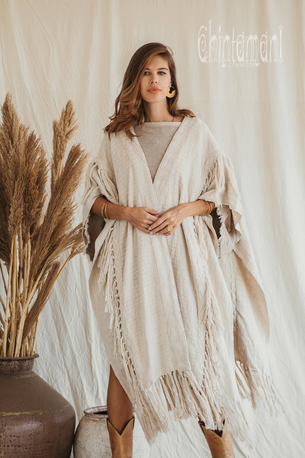 356 Open poncho with tassels / Off White - ChintamaniAlchemi