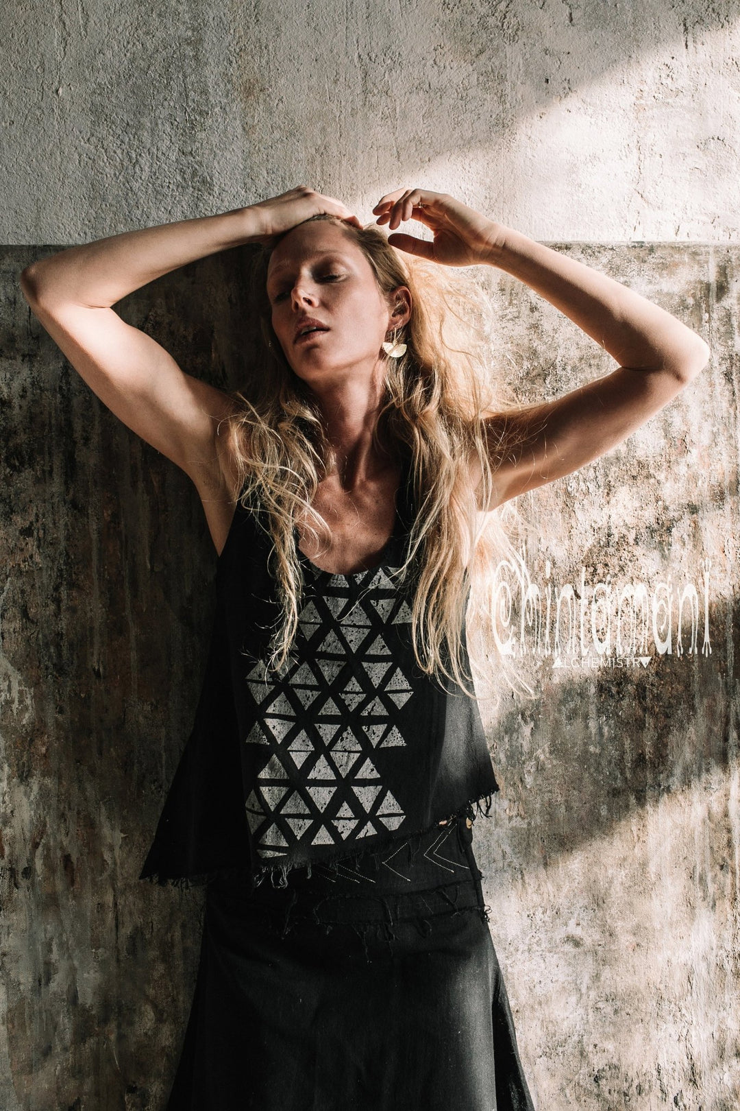Asymmetrical Raw Cotton Crop Top for Women / Atua Tino Black - ChintamaniAlchemi