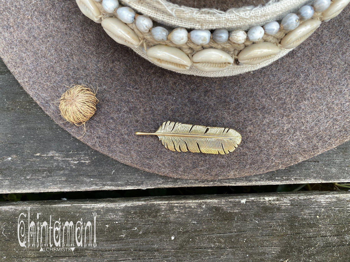 Hairy Feather Pendant / Brass - ChintamaniAlchemi