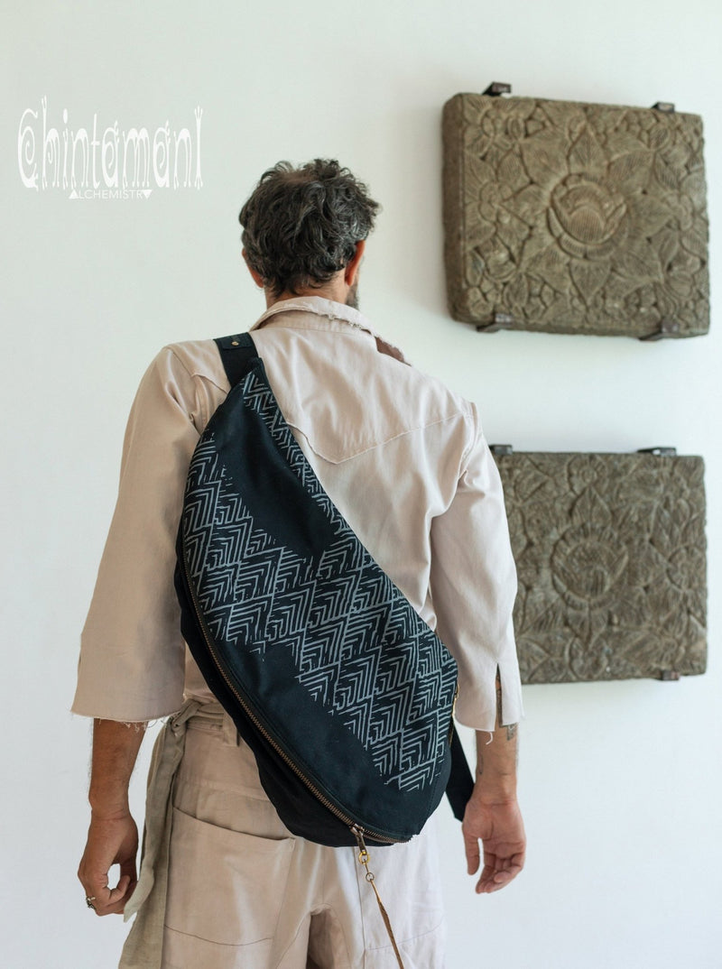 Large One Shoulder Crossbody Bag for Men / Black - ChintamaniAlchemi