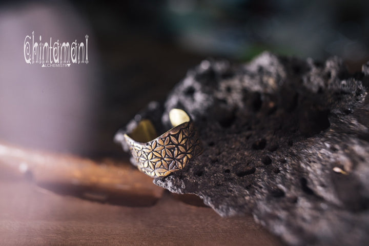 LIFE POWER Massive Brass Ring ∆ Wide Band Ring wth Flower of Life Sacred Geometry Pattern - ChintamaniAlchemi