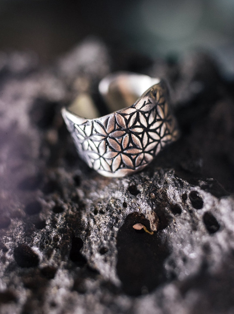 LIFE POWER Massive Silver Ring ∆ Wide Band Ring wth Flower of Life Sacred Geometry Pattern - ChintamaniAlchemi
