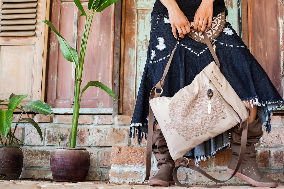 Rolltop Flat Laptop Backpack of Cotton Canvas with Shipibo Print / Beige - ChintamaniAlchemi