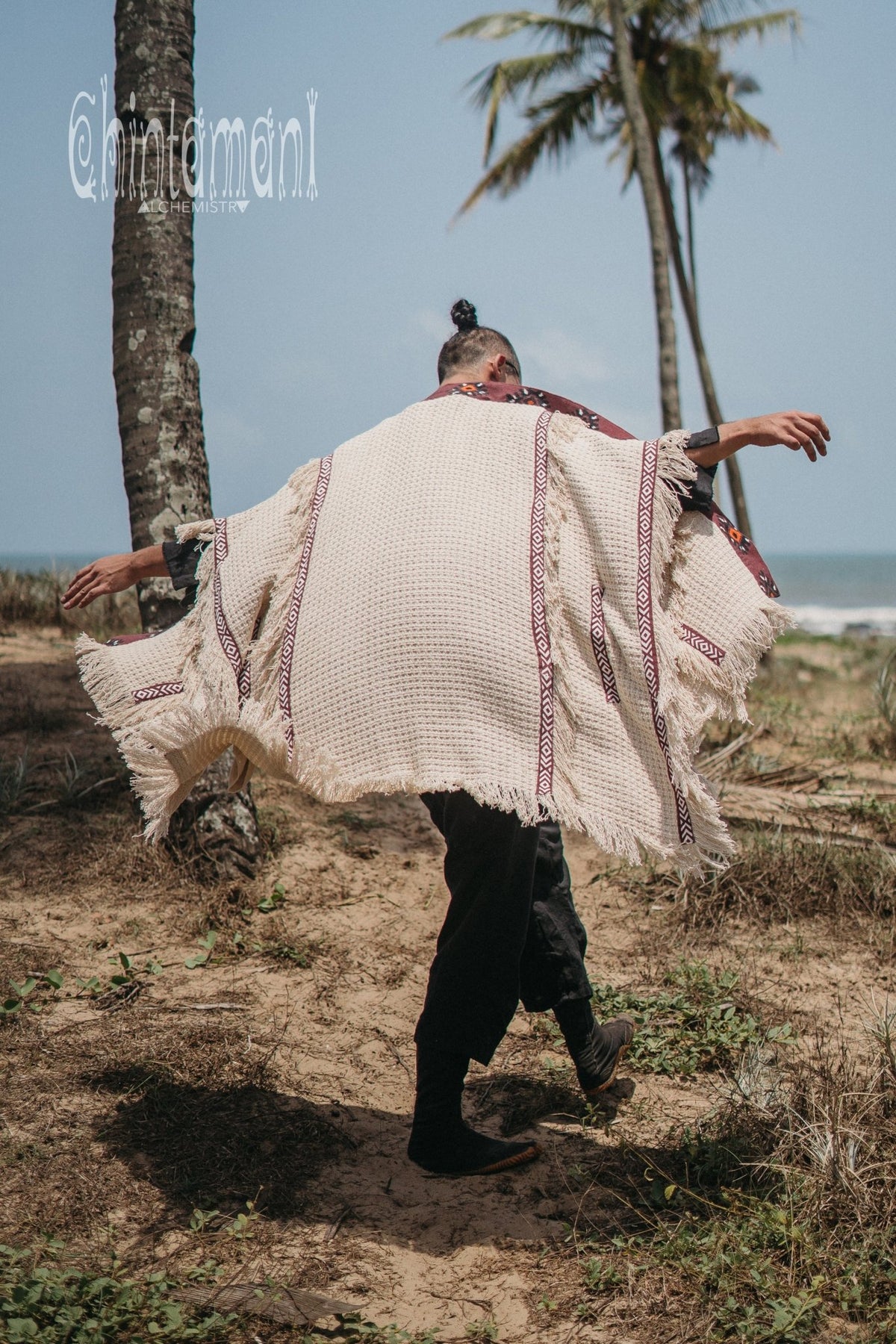 Short Berber Poncho for Men / Hemp - ChintamaniAlchemi