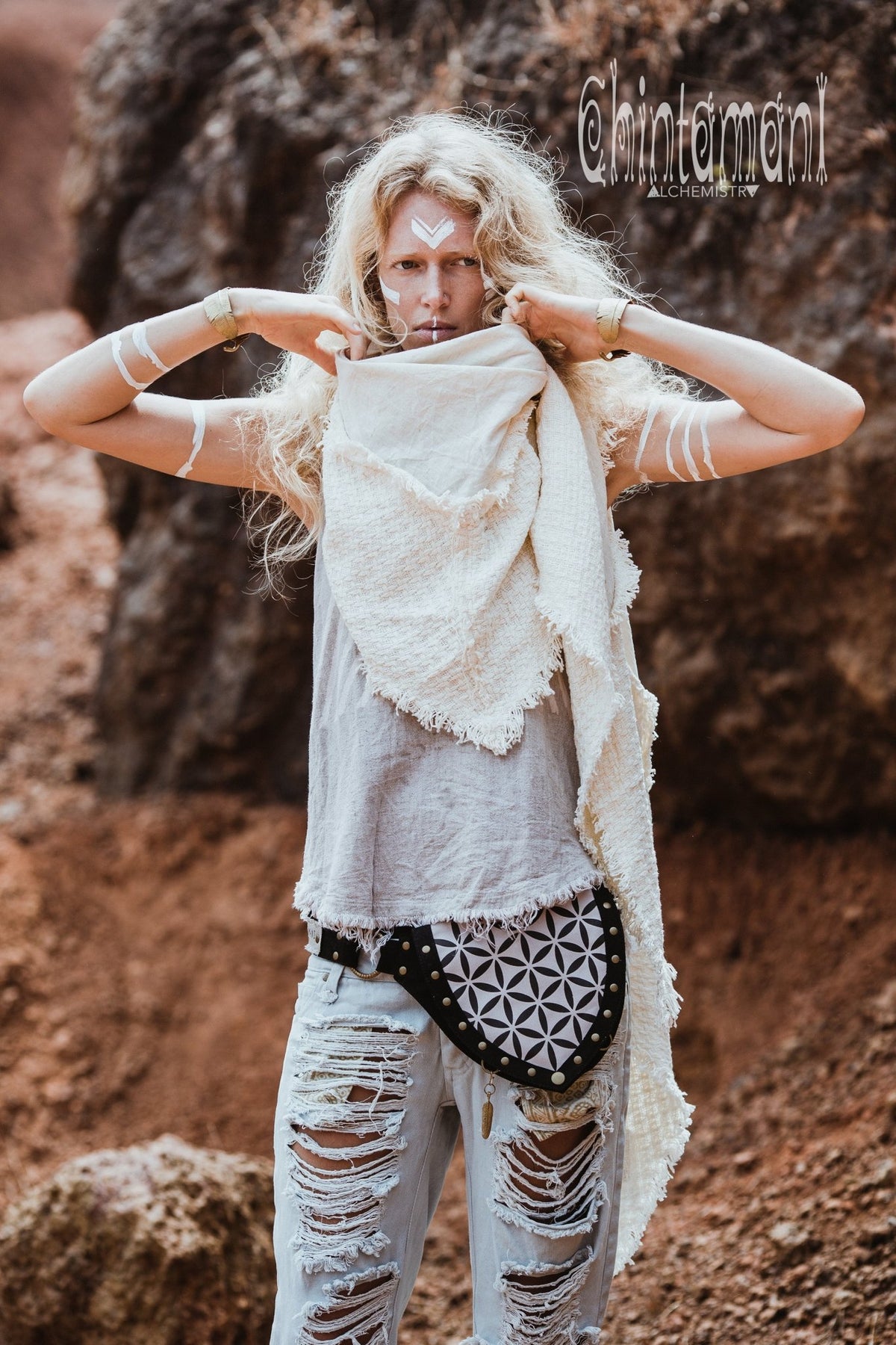 Triangle Cotton Scarf / Off White - ChintamaniAlchemi